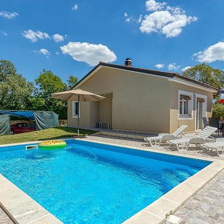 Holiday House Mir Kanfanar Kültér fotó