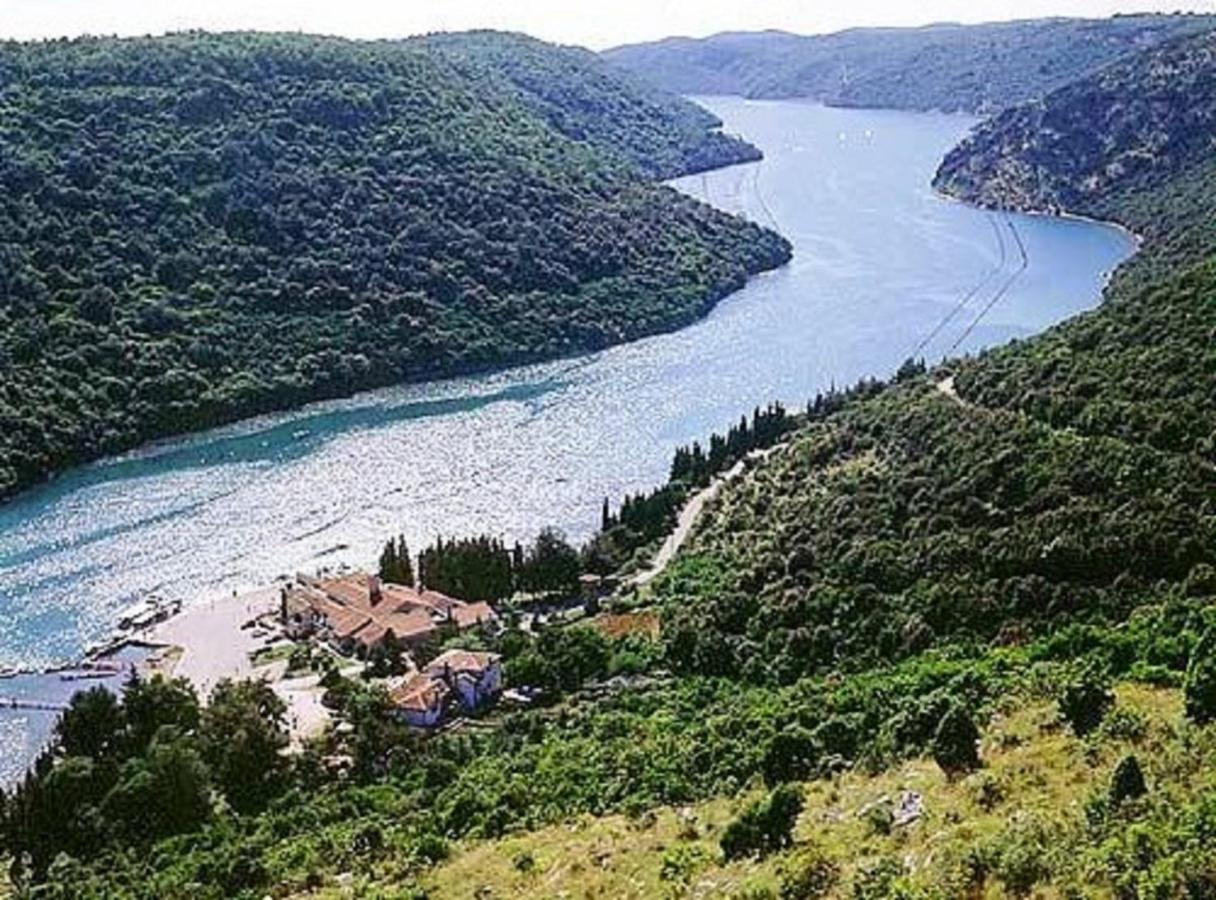 Holiday House Mir Kanfanar Kültér fotó
